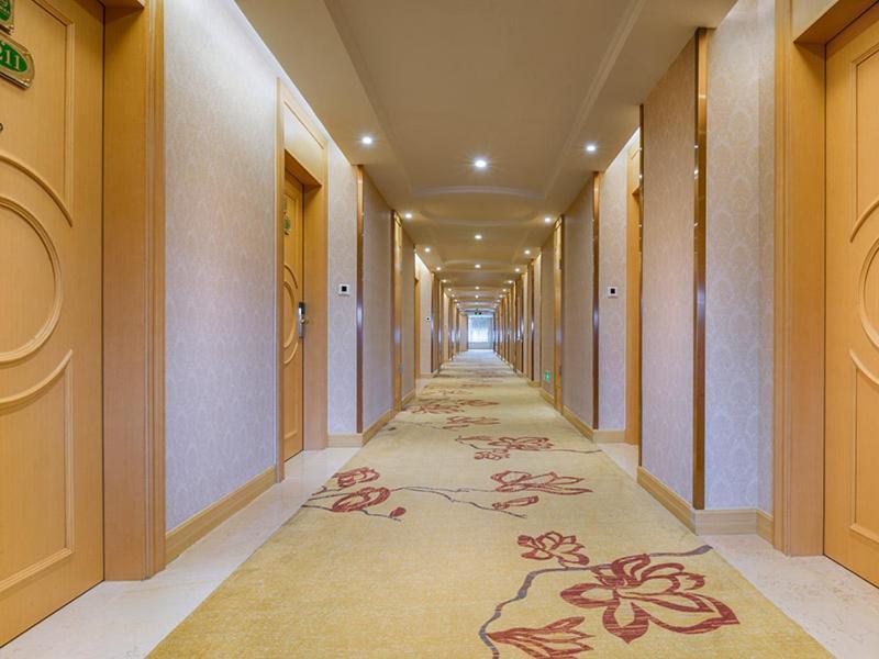 Vienna International Hotel Shenzhen Qianhai Экстерьер фото