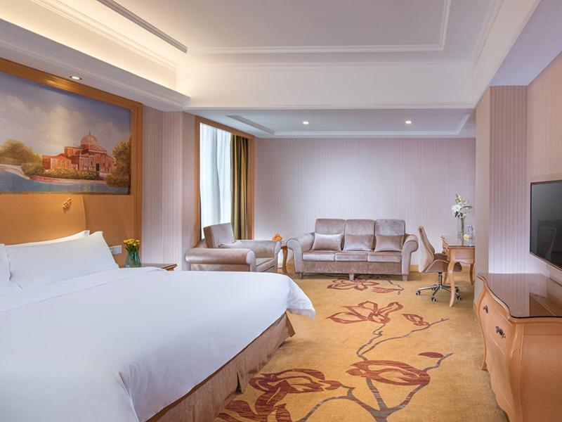Vienna International Hotel Shenzhen Qianhai Экстерьер фото