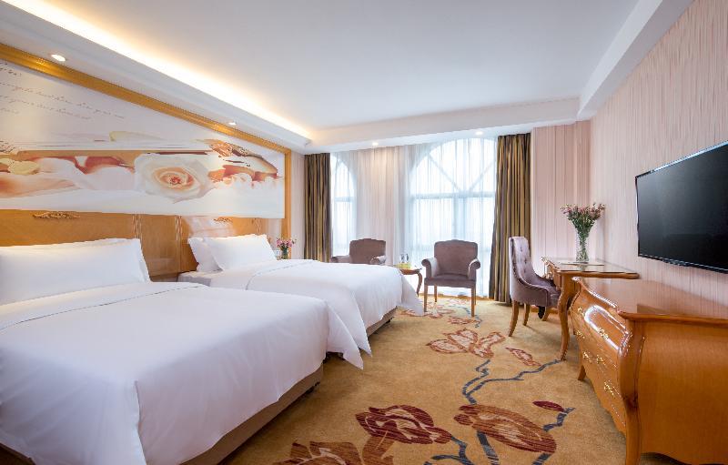 Vienna International Hotel Shenzhen Qianhai Экстерьер фото